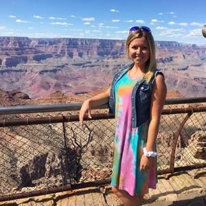 Meet your Posher, Alexis